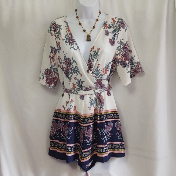 Trixxi Romper, M. Reduced.  No Lower.  Beautiful Summer Romper, like New. - Picture 1 of 10